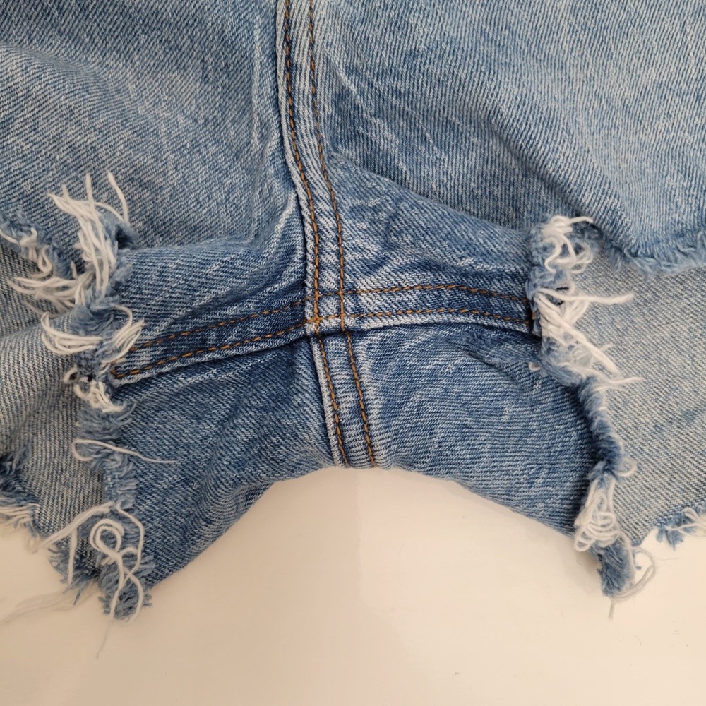 Abercrombie & Fitch Mom Shorts Womens Sz 28/6 Blue Curve Love High Rise Raw Hem - Picture 7 of 13